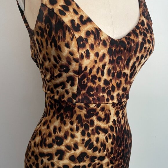 Leopard Print Sleeveless Bodycon Dress - Picture 3 of 11